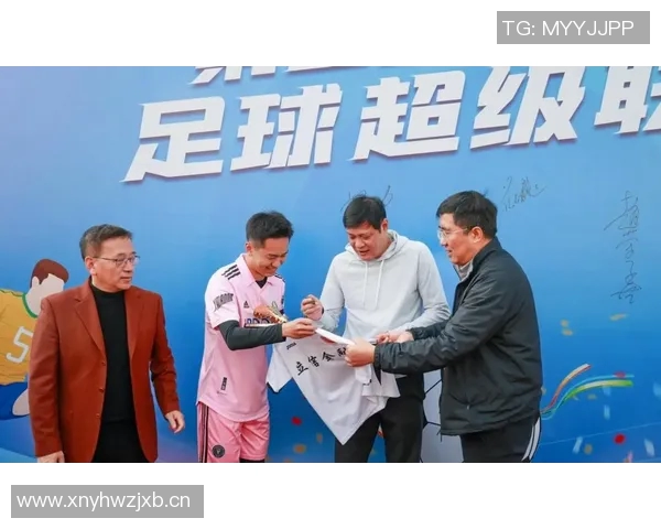 中国足球明星感人故事揭示他们背后的奋斗与坚持精神 中国足球明星感人故事揭示他们背后的奋斗与坚持精神